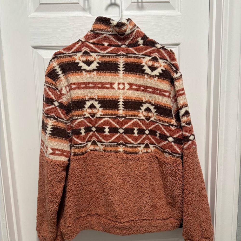 Aztec Patterned Pullover Sweater - Picture 2 of 3